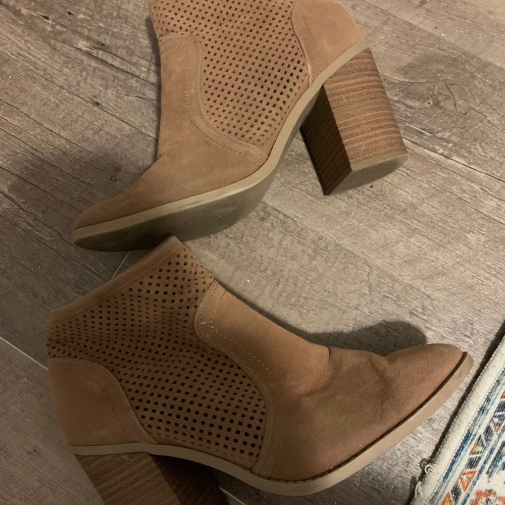 Universal Thread booties - Picture 3 of 5